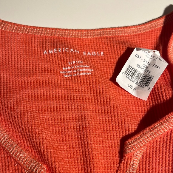AMERICAN EAGLE bff tee waffle knit notch long sleeve size small NWT - Picture 3 of 3